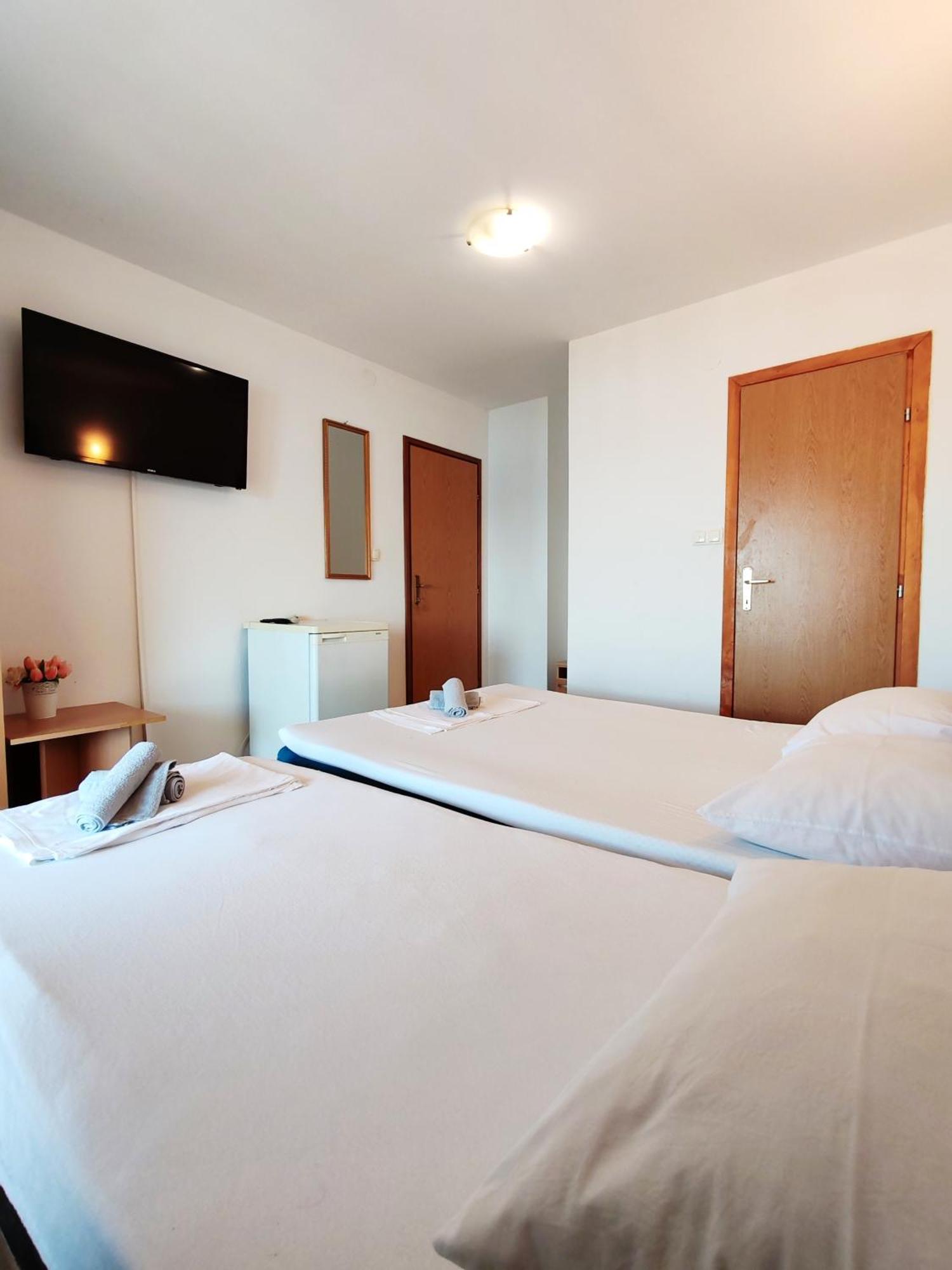 Apartment & Rooms Tempera Neum Exterior photo