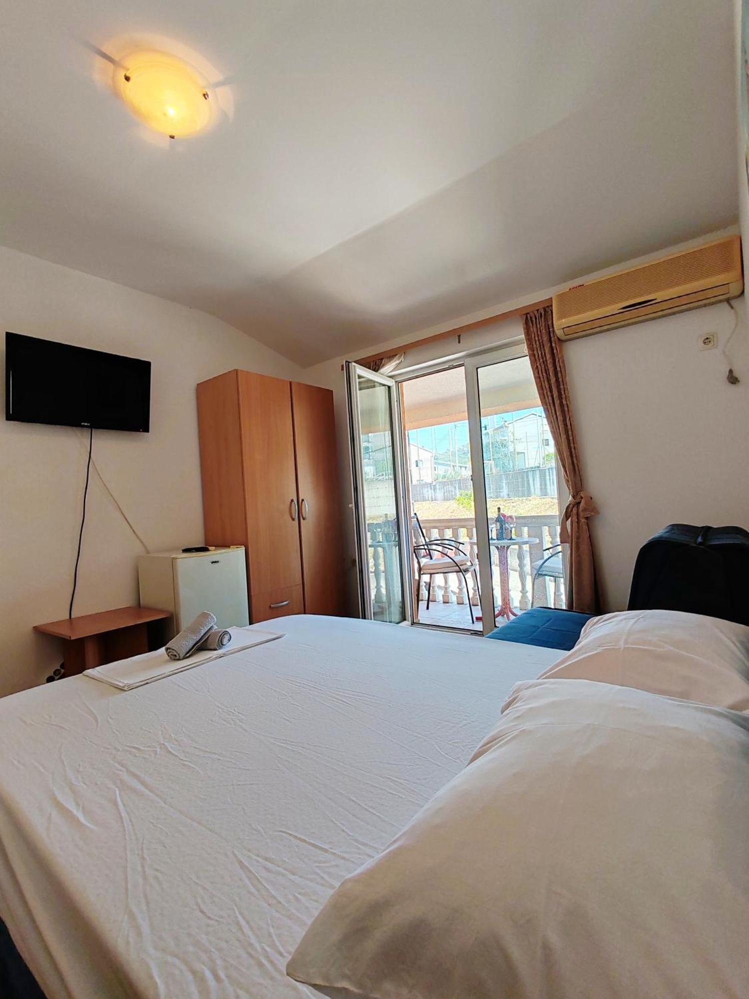Apartment & Rooms Tempera Neum Room photo